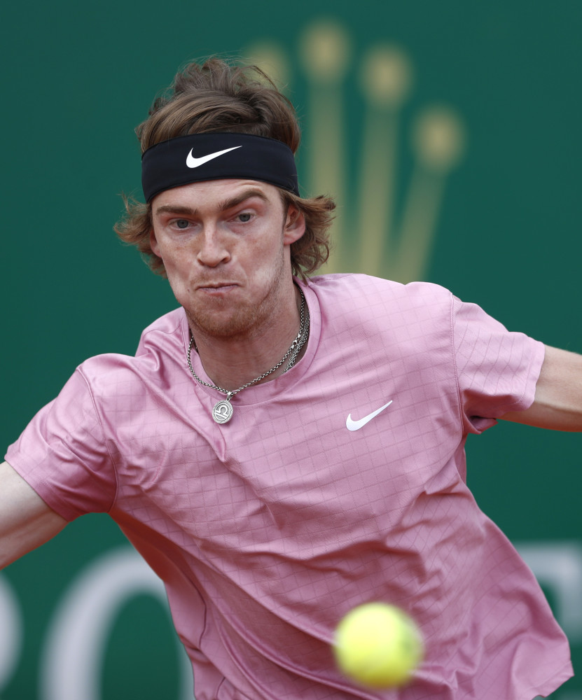 程度仍然欠 程度仍然欠