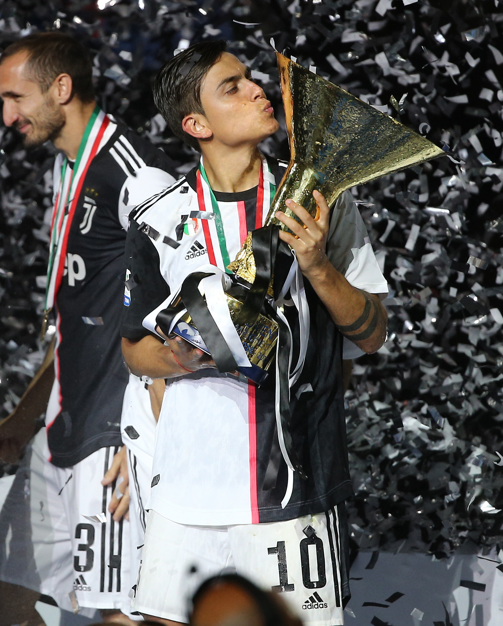 摊牌赢下底 摊牌赢下底